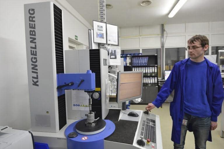 Funcție vacantă de lăcătuș automatică şi aparate de măsură şi control!