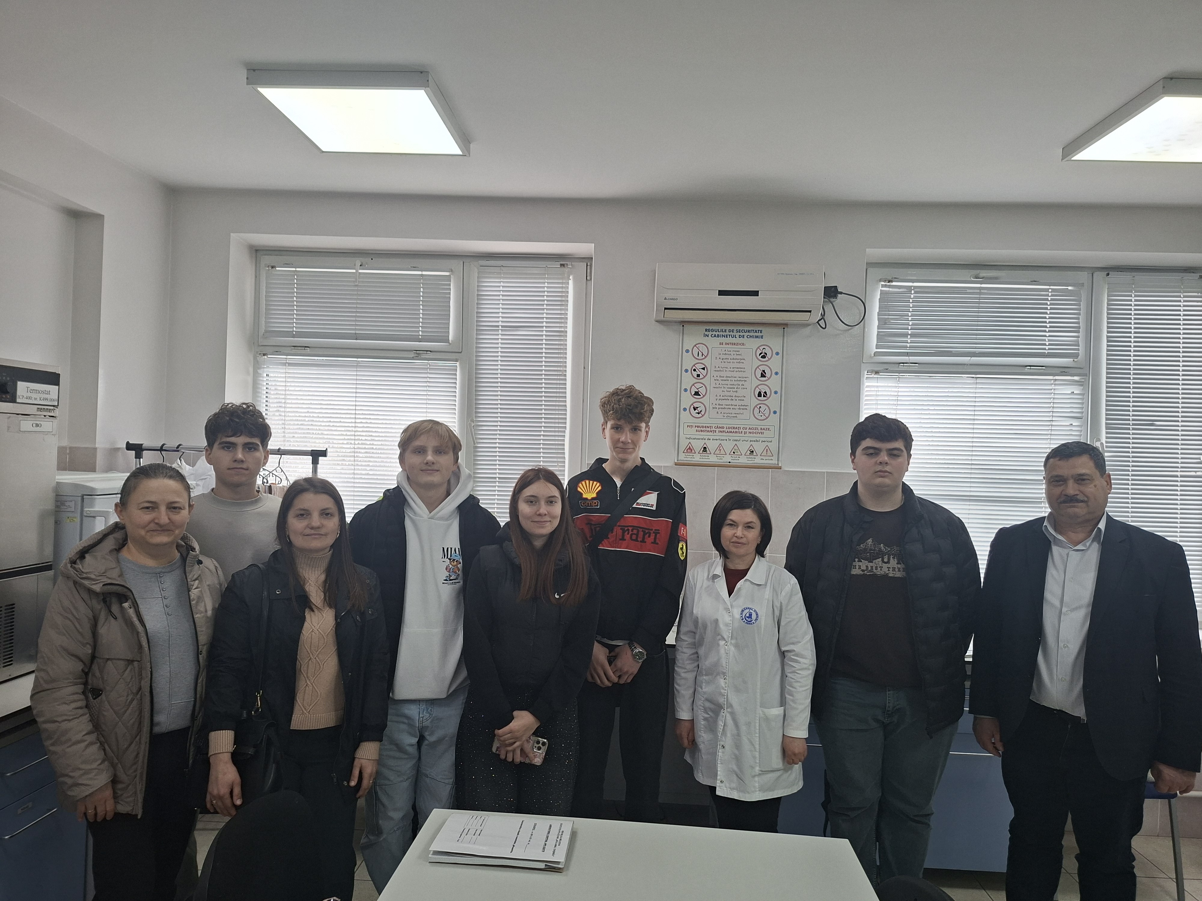 Elevii Colegiului de Ecologie, în inima procesului de tratare a apei: „Prețuind apa, prețuiești viața!”